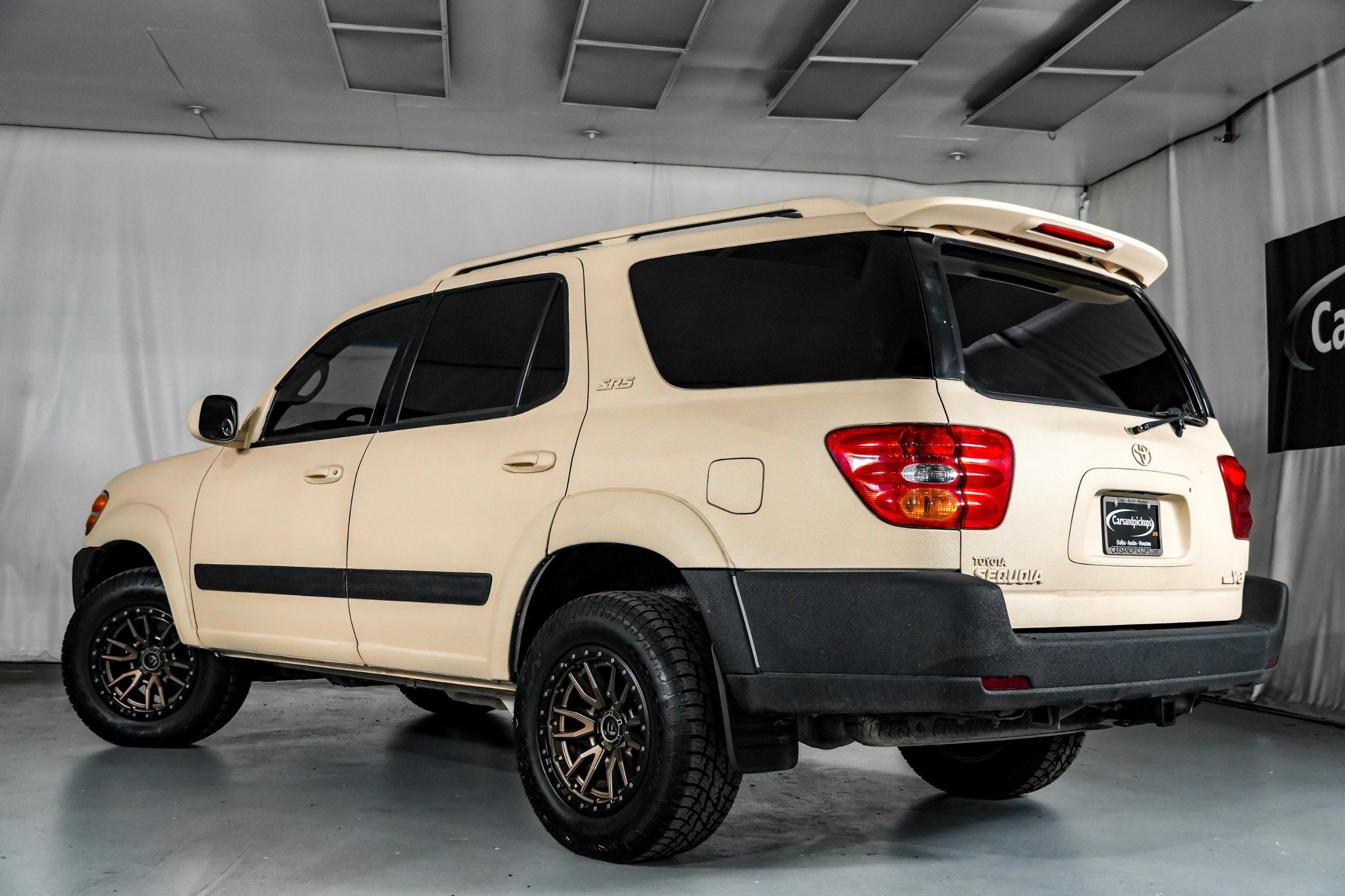 2004 Toyota Sequoia SR5 - Photo 10