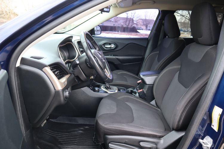 COMMON ISSUES WITH 2015 JEEP CHEROKEE LATITUDE visual data 8