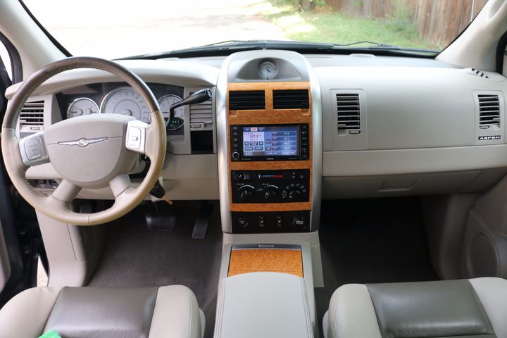 2008 Chrysler Aspen Limited | Victory Motors of Colorado