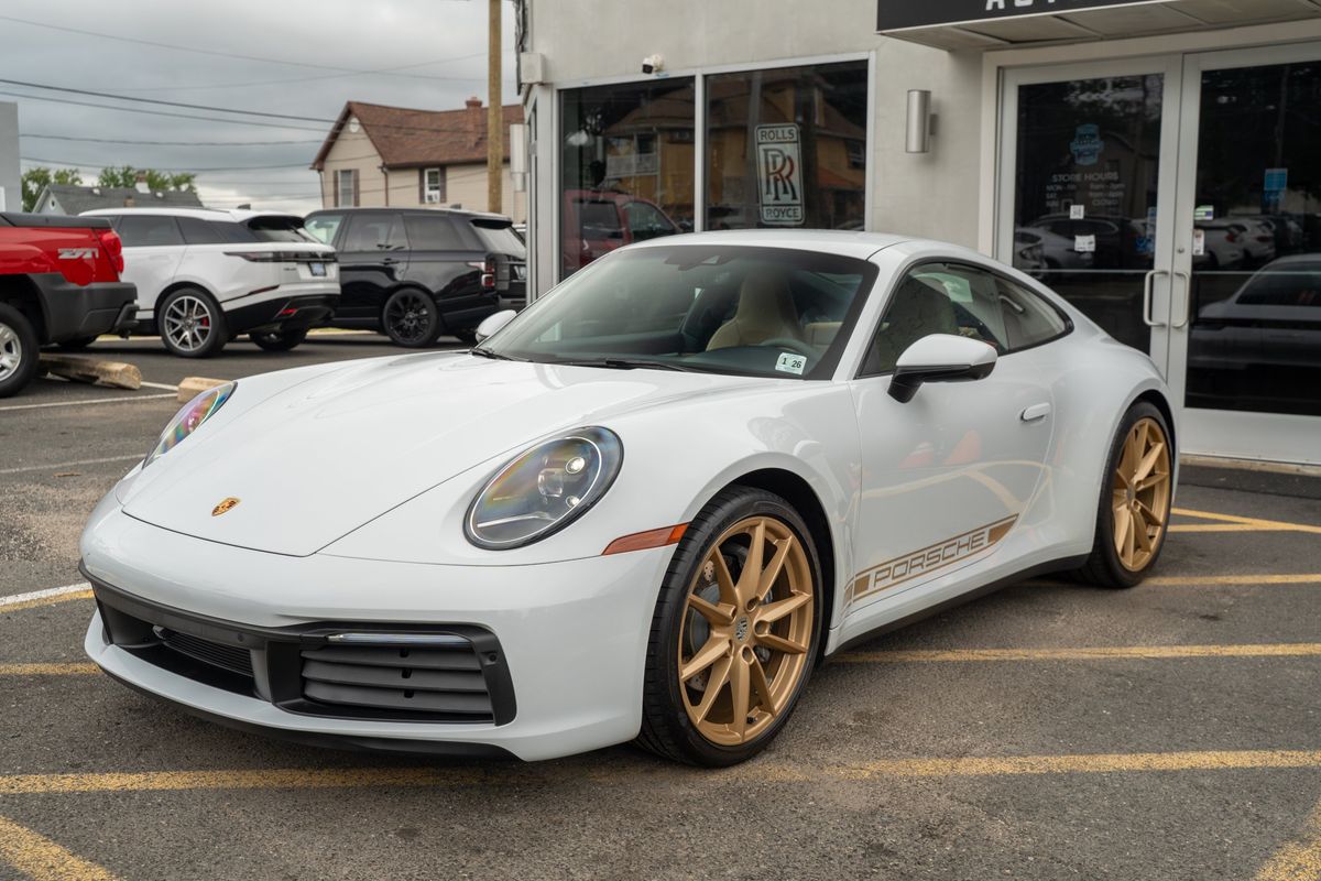 2021 Porsche 911 Carrera / Carrera 4