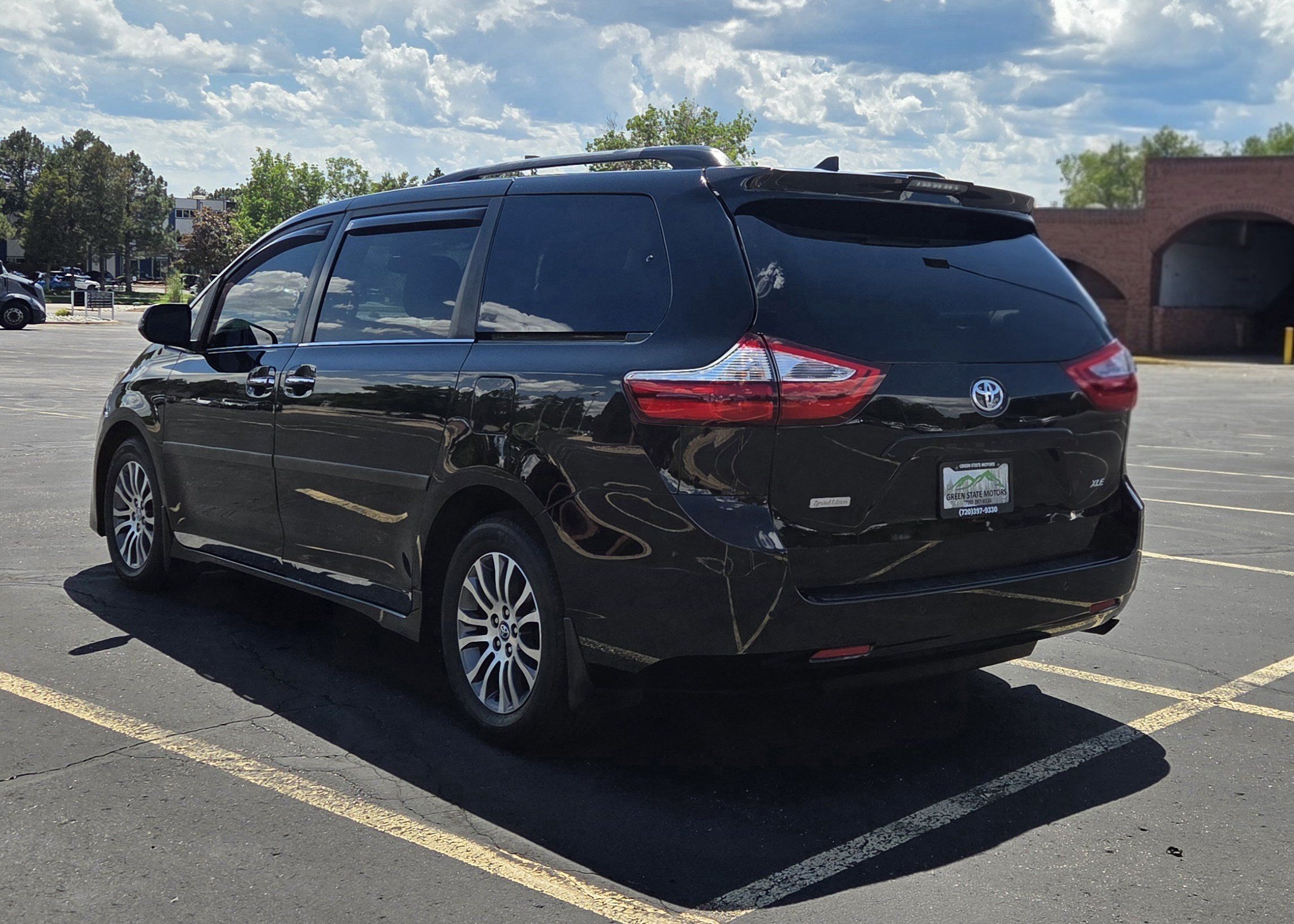 2018 Toyota Sienna XLE - Photo 7