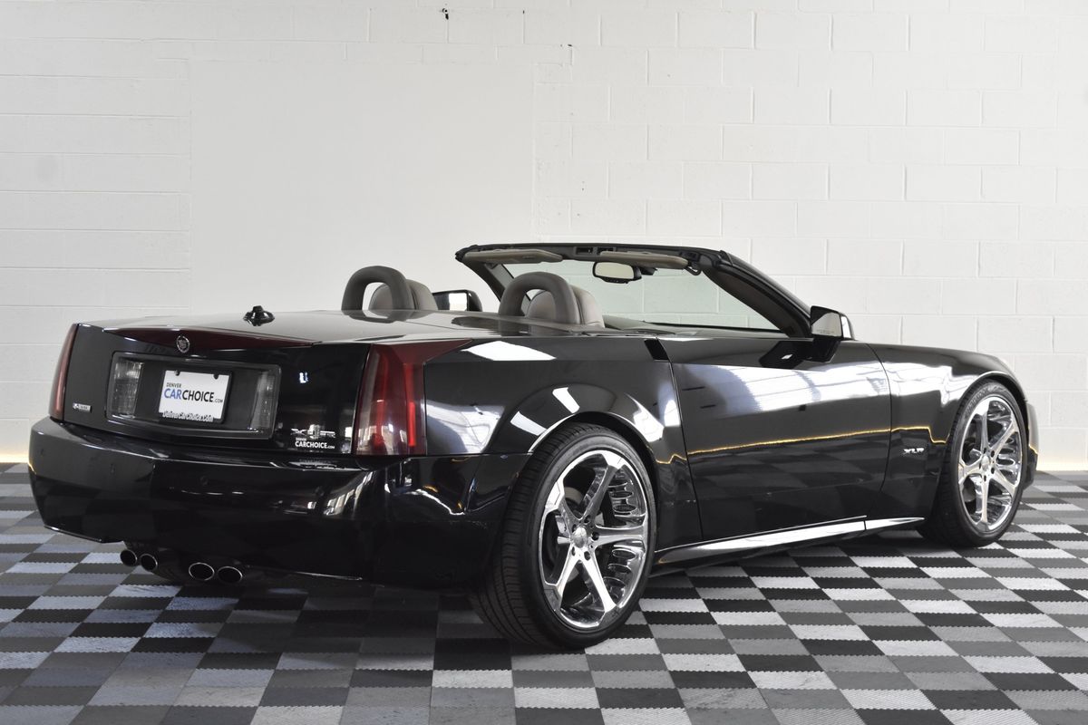 2005 Cadillac XLR Standard