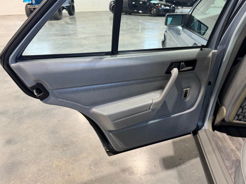 1985 Mercedes-Benz 190-Class 190 E 2.3, photo 12