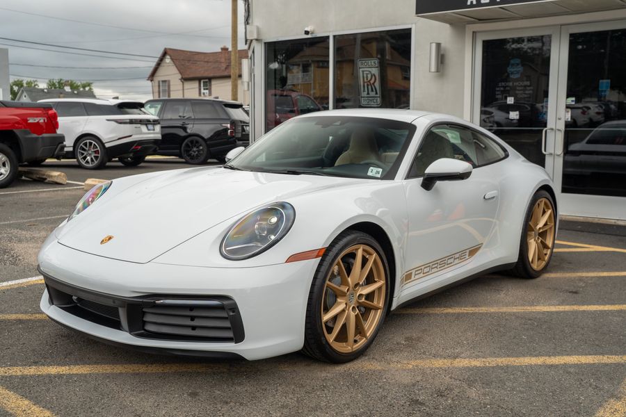 2021 Porsche 911 Carrera