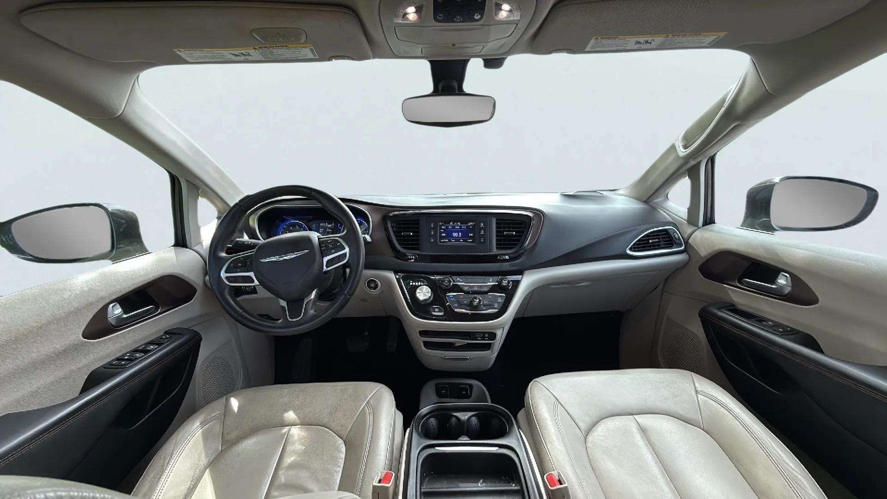 2017 Chrysler Pacifica Touring L photo 12