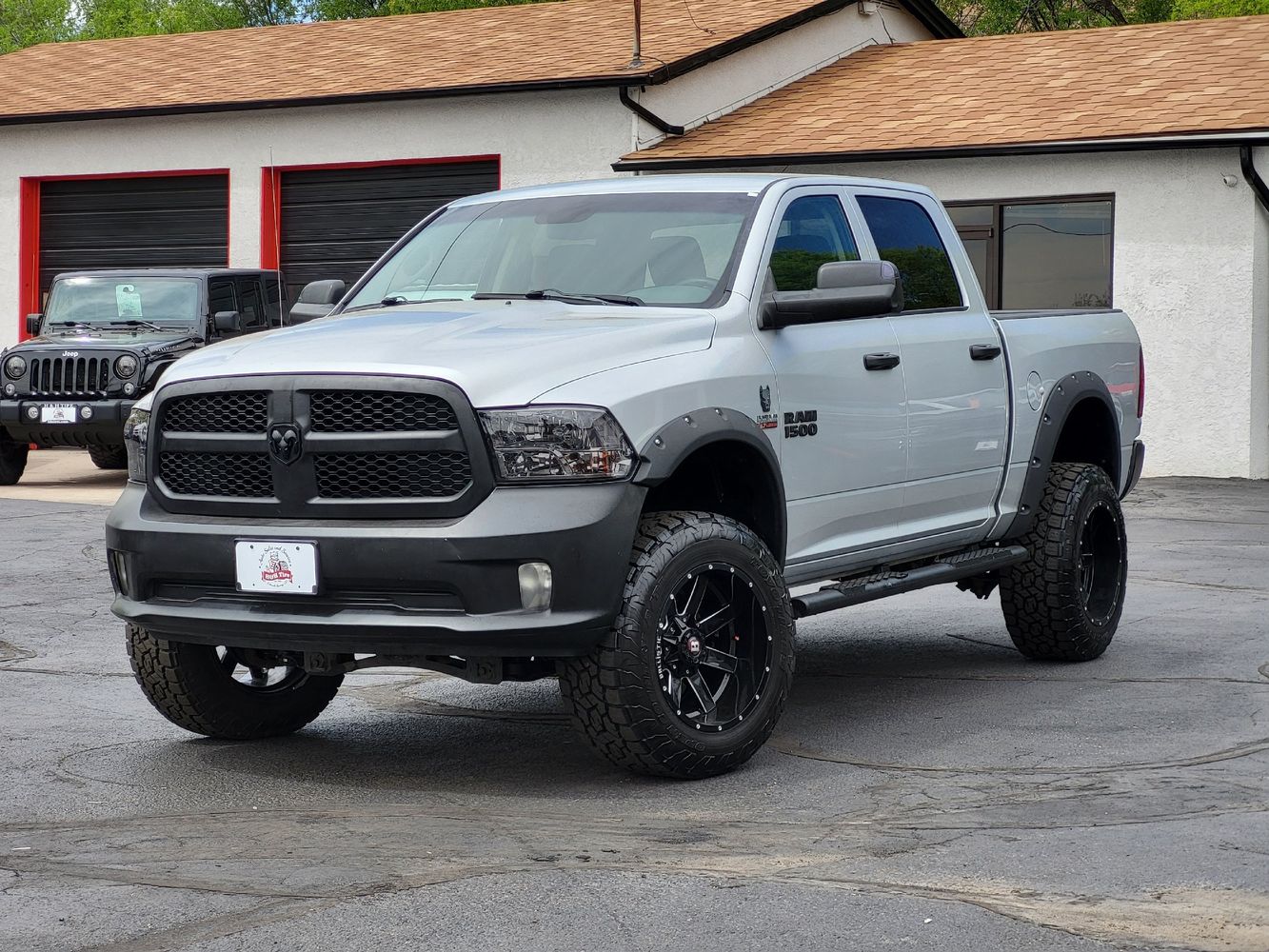 2014 RAM 1500 Express 4x4 Crew Cab's photo