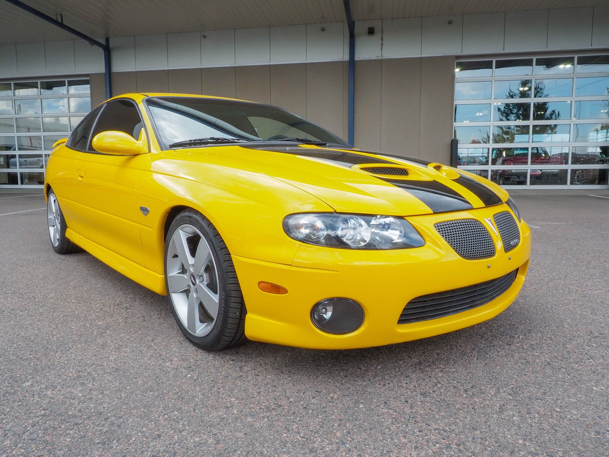 2005 Pontiac GTO Yellow 