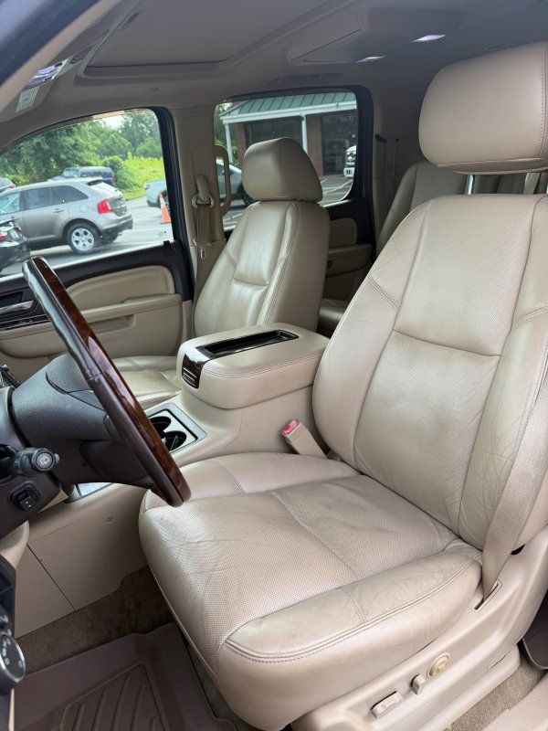 2011 GMC Yukon XL Denali - Photo 6