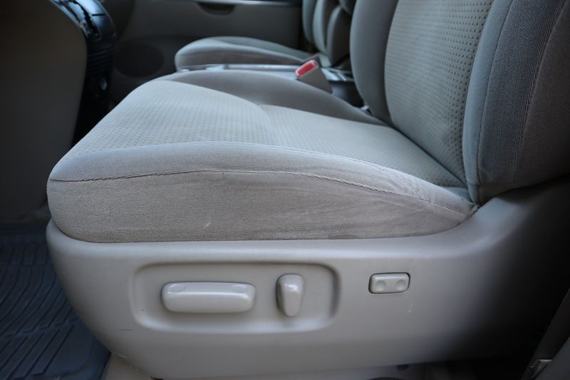 2025新発 2007 Toyota Colorado of Motors Victory | 7-Passenger LE Sienna トップス
