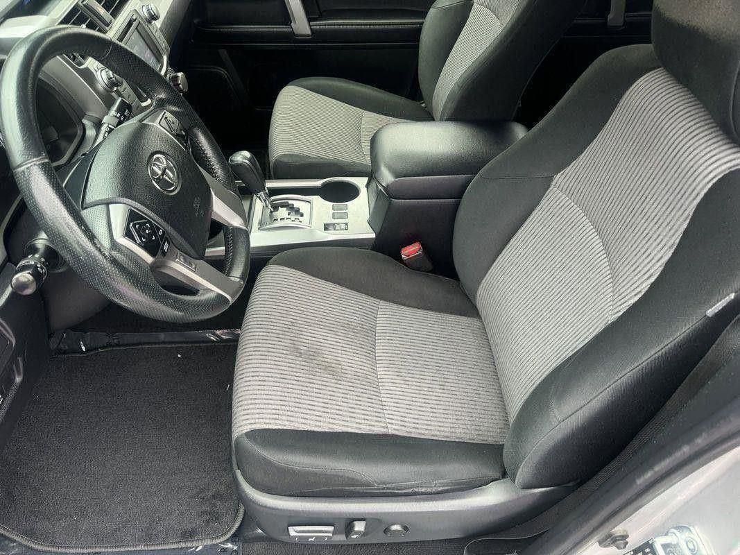 2017 Toyota 4Runner SR5 Premium photo 10
