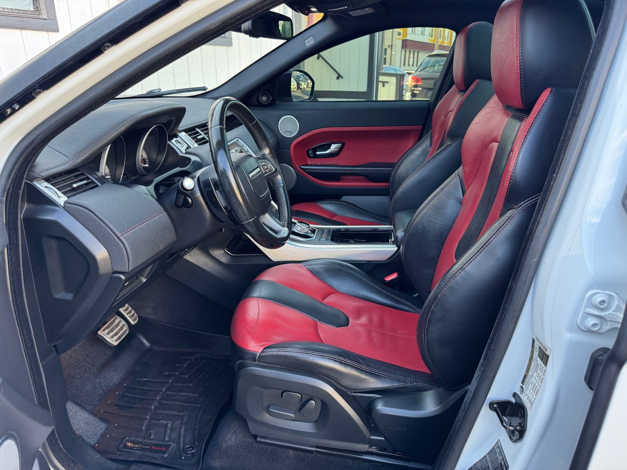 2015 Land Rover Range Rover Evoque Dynamic Premium photo 16