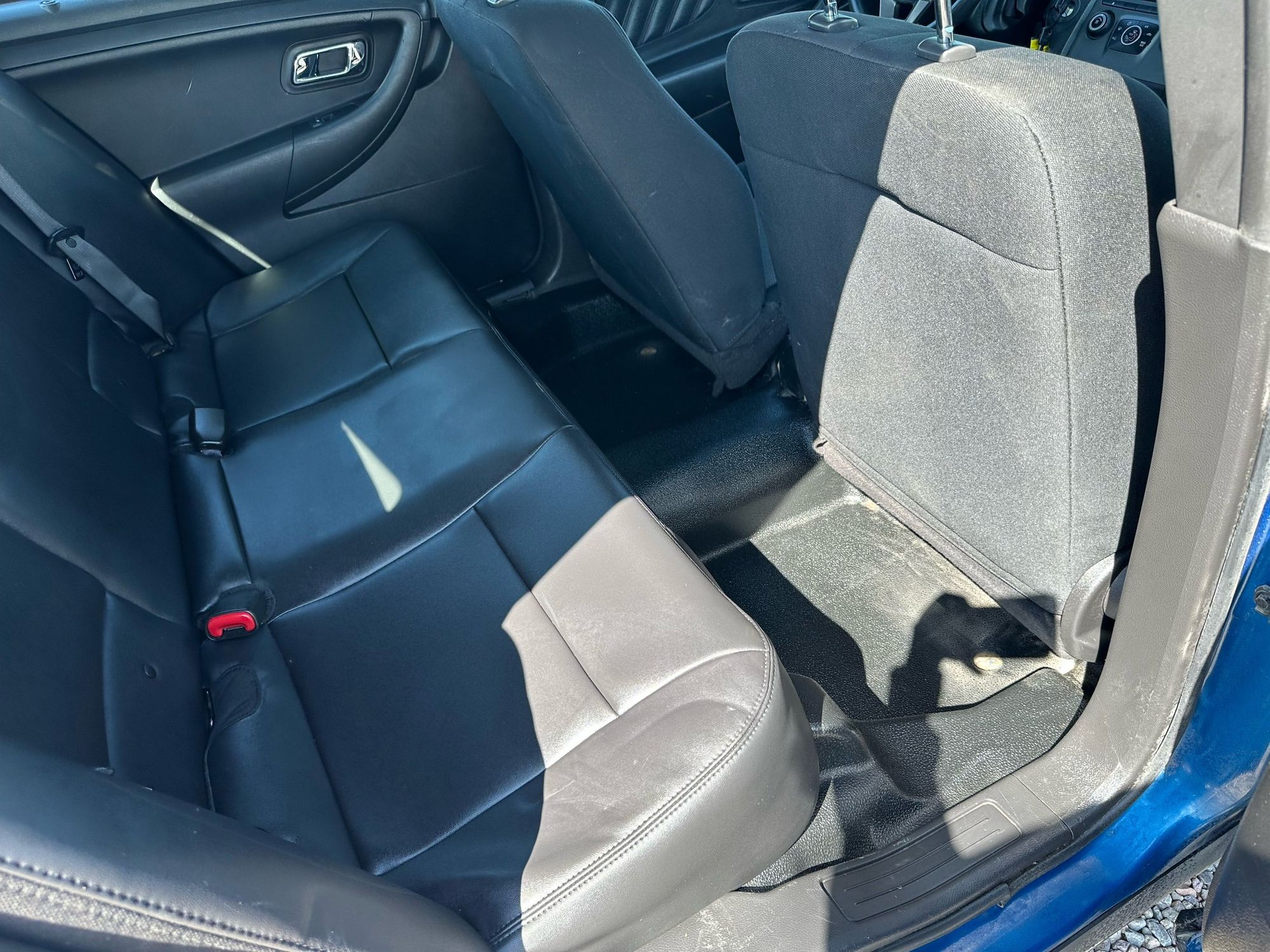 2013 Ford Taurus photo 25