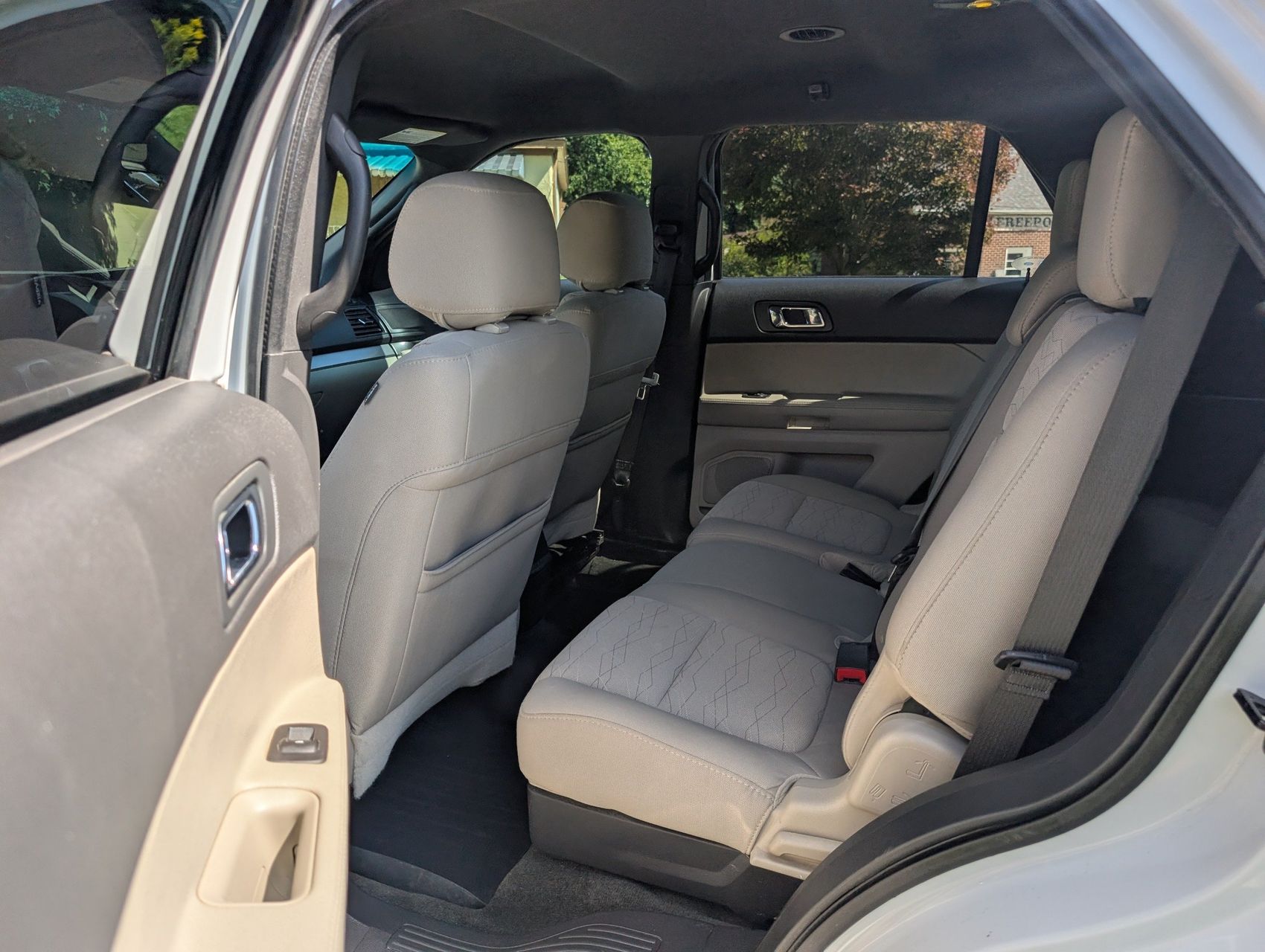 2014 Ford Explorer 36