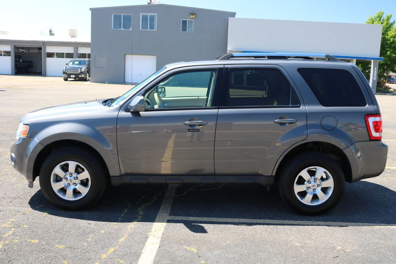 2011 Ford Escape Limited | Victory Motors of Colorado