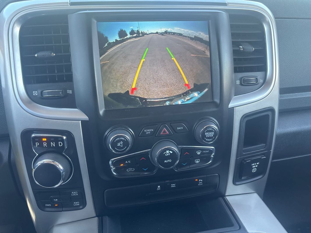 2017 RAM 1500 SLT Crew Cab 4WD