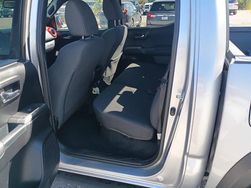 2018 Toyota Tacoma TRD photo 18