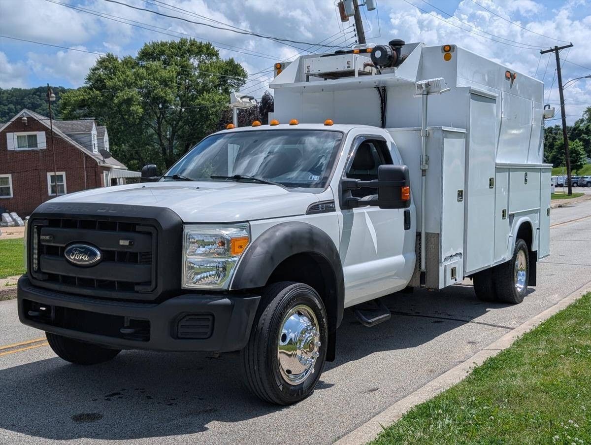 2011 Ford F-550 Super Duty 12