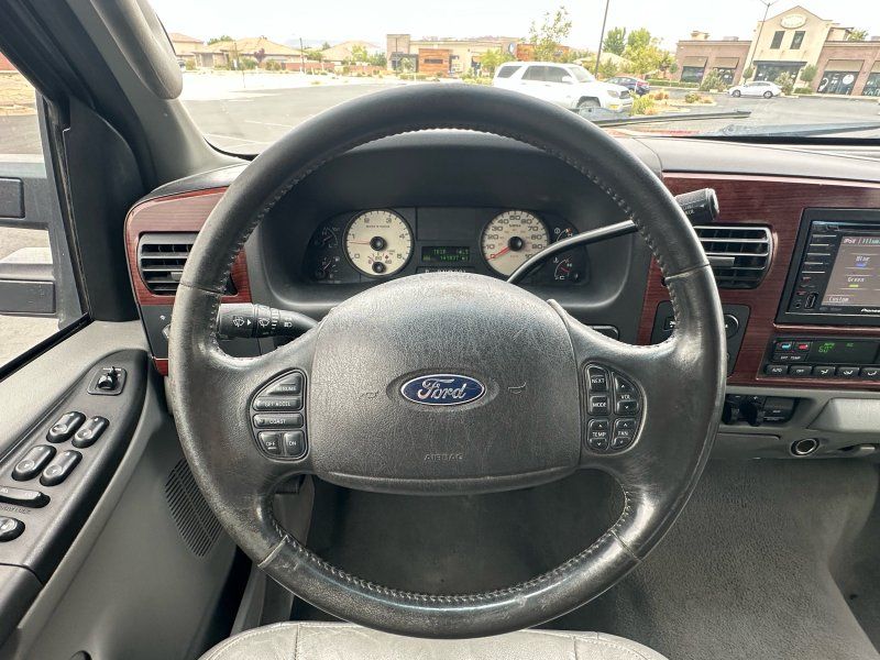 2005 Ford F-250 Super Duty Lariat - Photo 12
