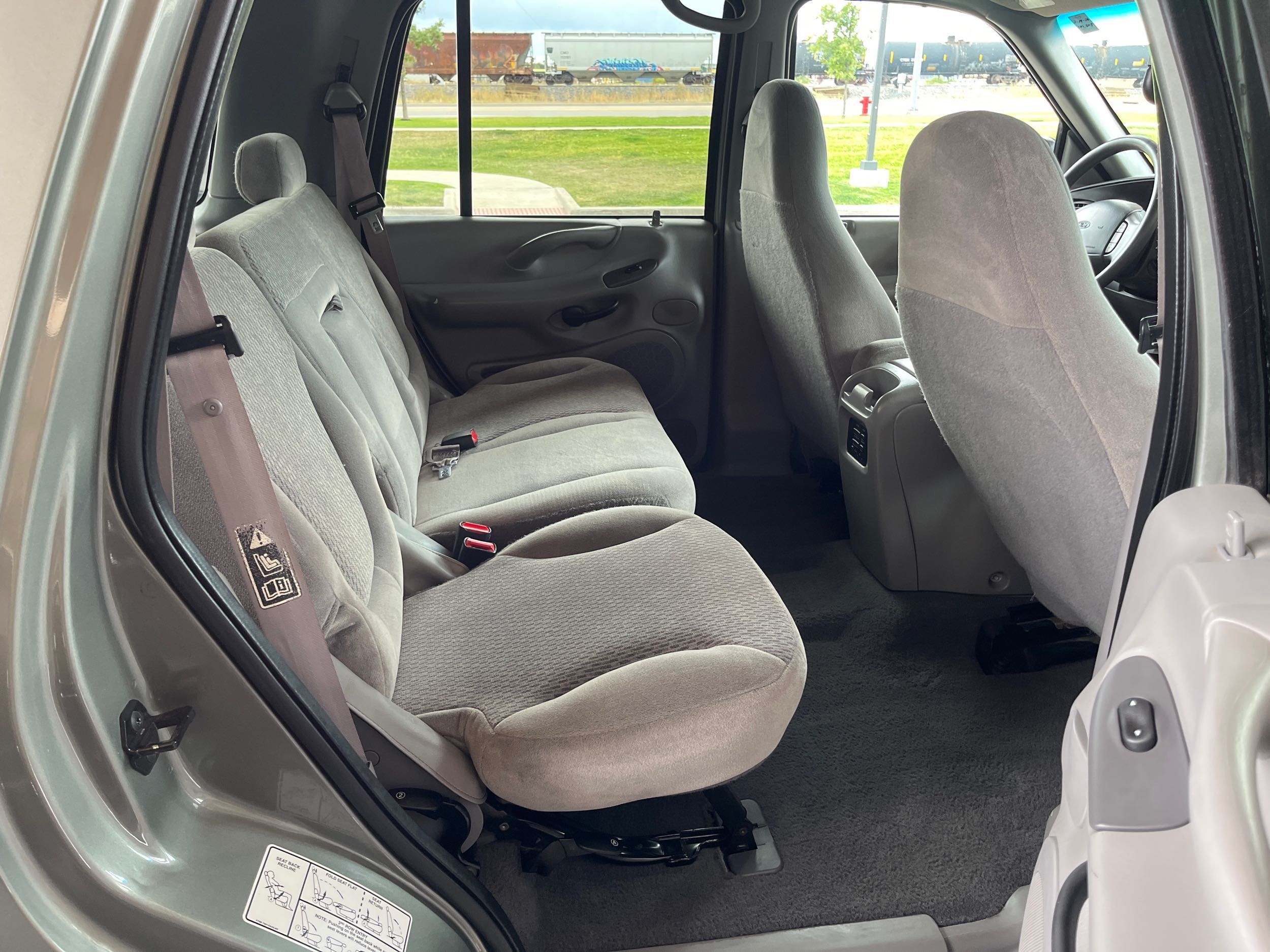 1999 Ford Expedition XLT photo 17