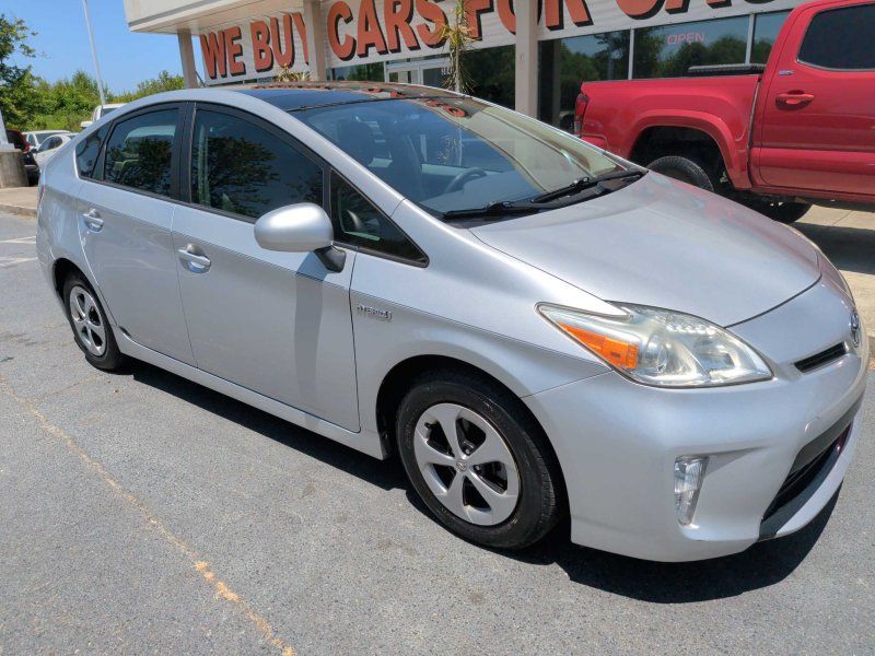 2015 Toyota Prius Three's photo