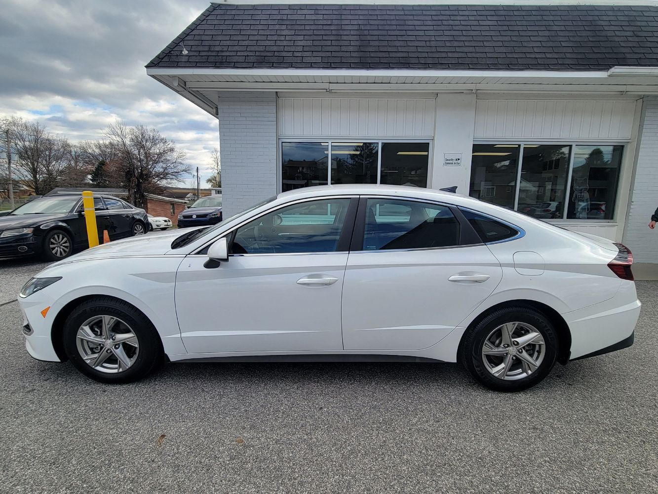 2022 Hyundai Sonata SE photo 3