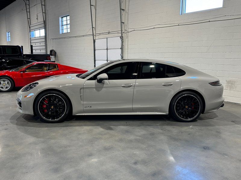 2023 Porsche Panamera GTS, photo 2