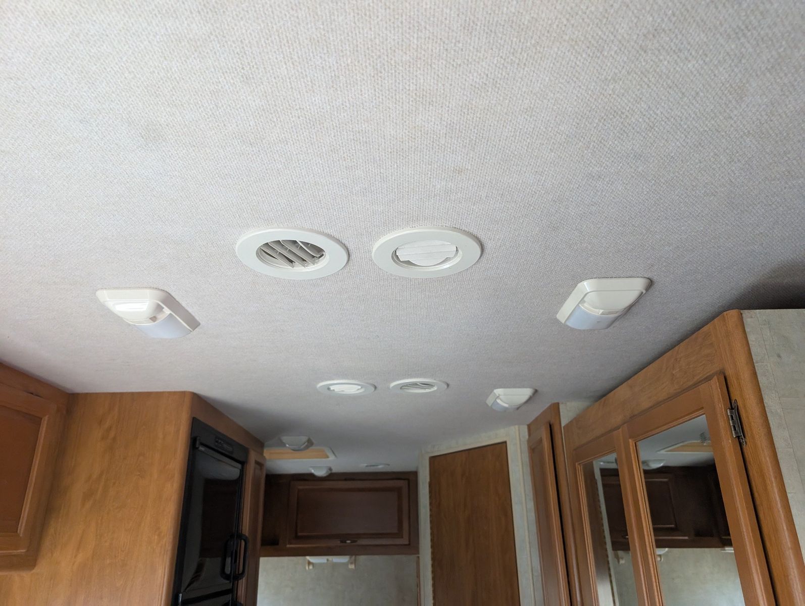 2004 Ford E-Series Chassis 109