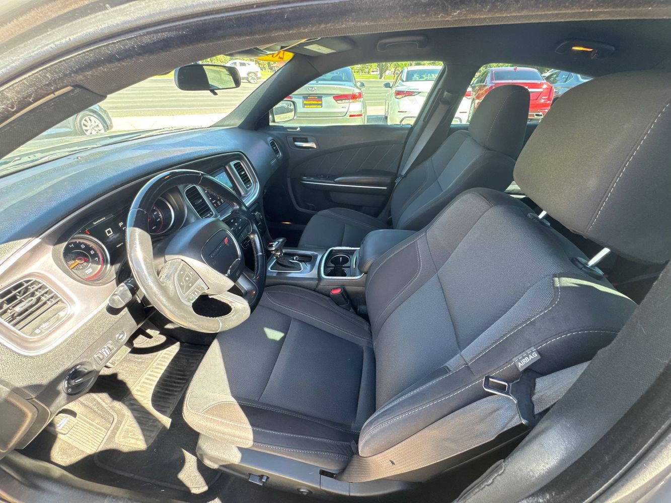 2019 Dodge Charger SXT photo 7