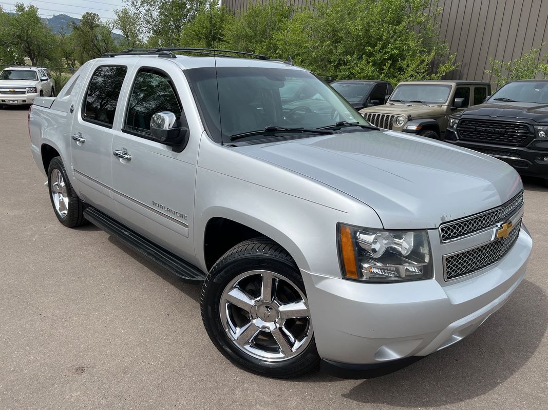 Silver 2013 Chevrolet Avalanche LTZ Black Diamond Edition RWD Pickup Truck 4X2 6-Speed Automatic