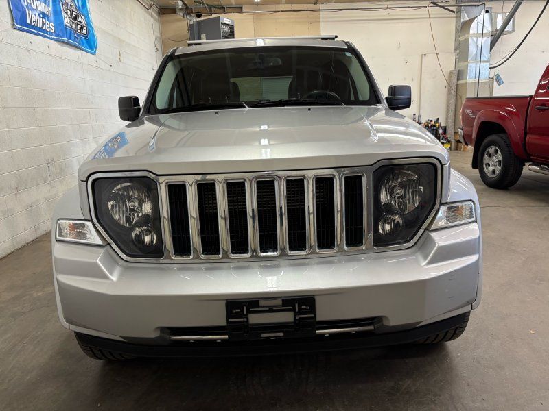 2012 Jeep Liberty Limited Jet Edition - Photo 2