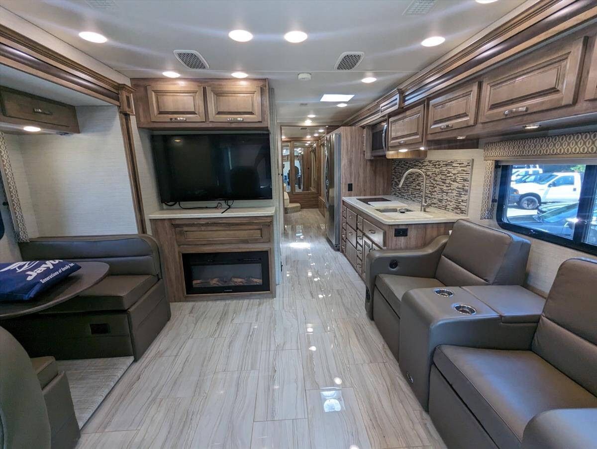 2019 Jayco Embark 43