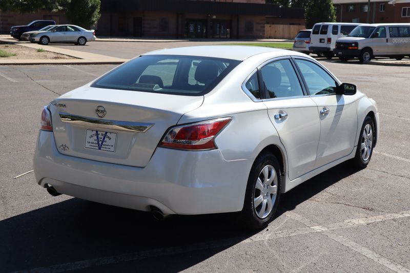 2015 Nissan Altima Photos