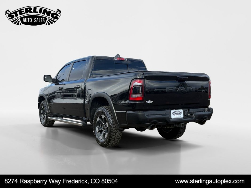 View vehicle photo 3