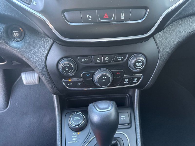 2021 Jeep Cherokee Latitude photo 23