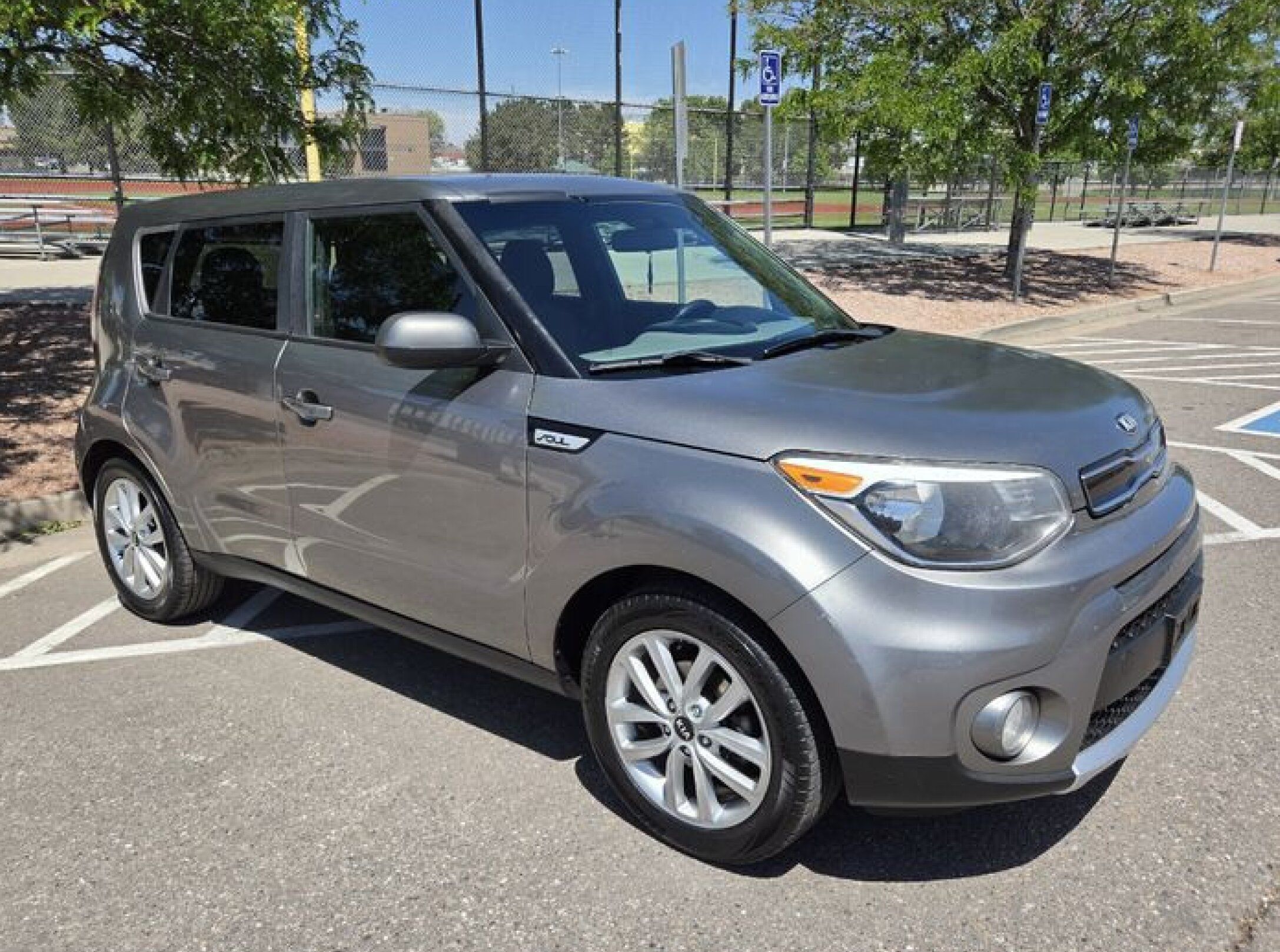 2017 Kia Soul 2.0L + 6 A/T's photo