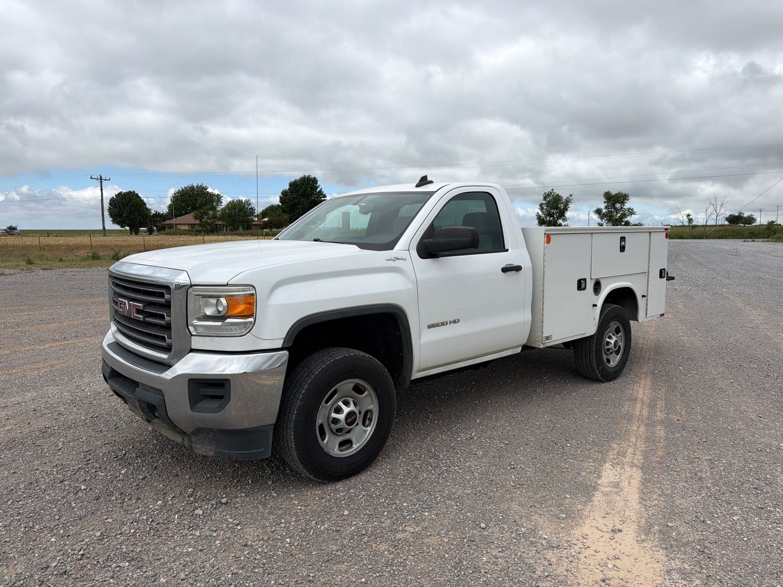 2016 GMC Sierra 4WD Regular Cab Long Box's photo