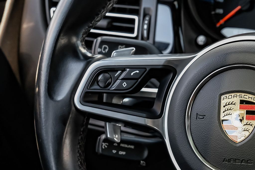 2021 Porsche Macan S - Photo 16