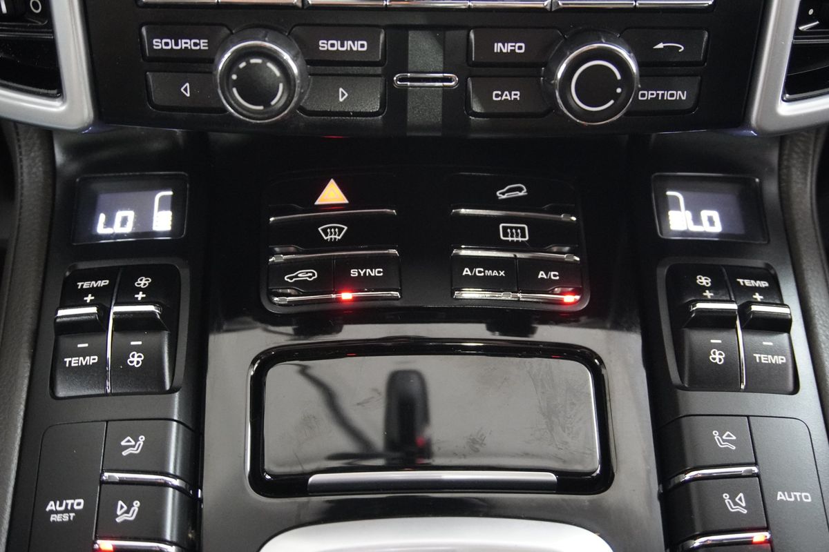 2016 Porsche Cayenne Base