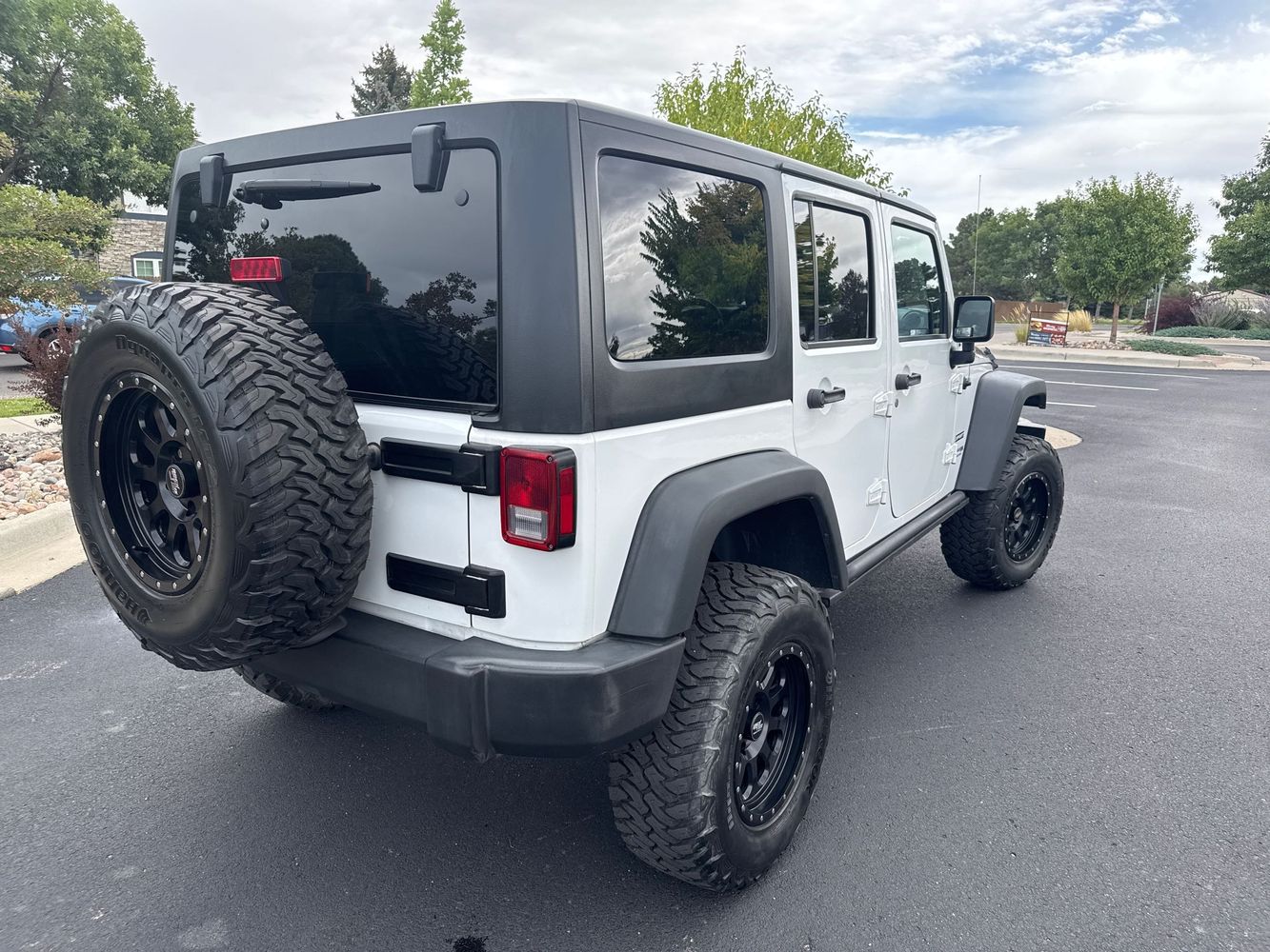 2018 Jeep Wrangler Unlimited Sport S photo 3