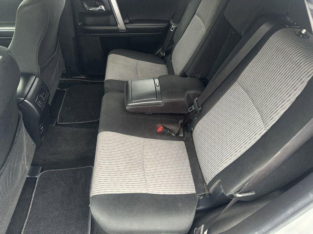 2017 Toyota 4Runner SR5 Premium photo 25