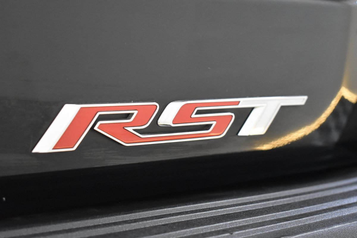 2023 Chevrolet Suburban 4WD RST