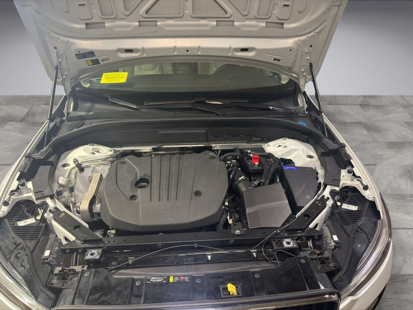 2022 Volvo XC60 B5 Momentum photo 22