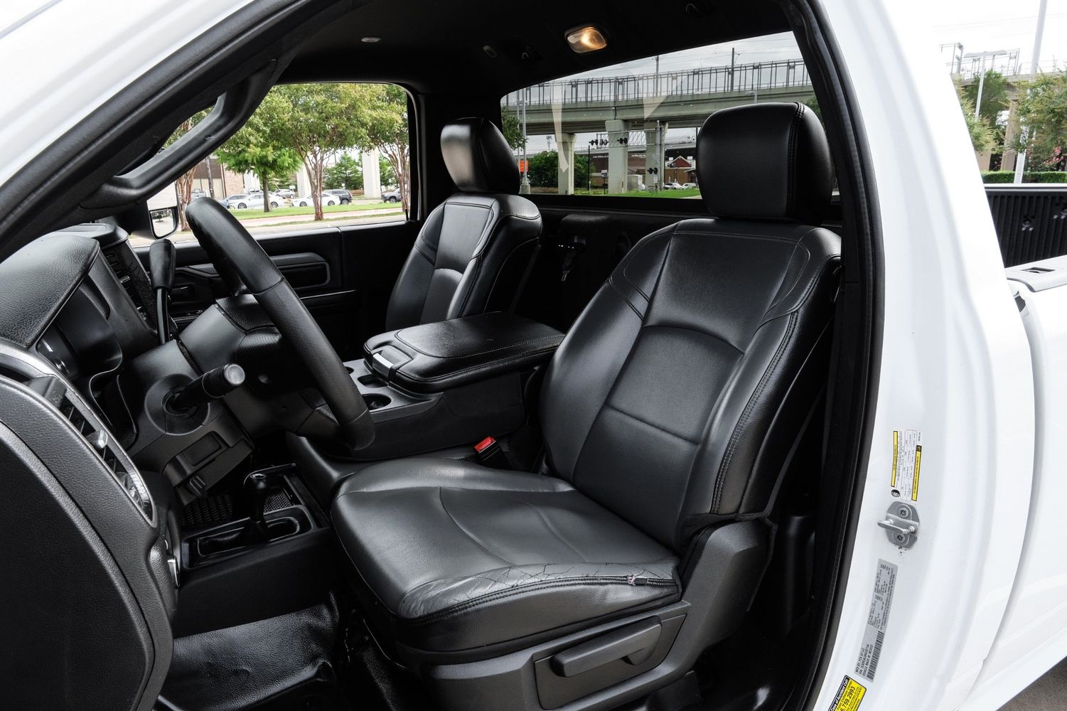 2022 Ram 3500 Tradesman photo 3