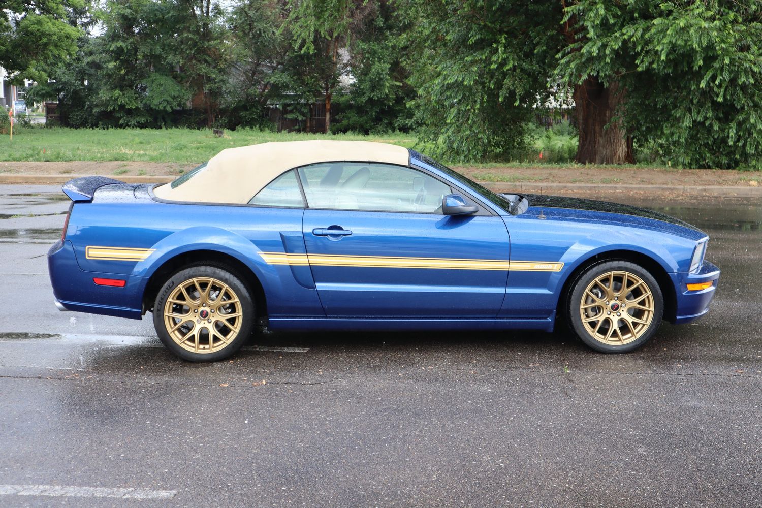 2007 Ford Mustang GT Deluxe Victory Motors of Colorado