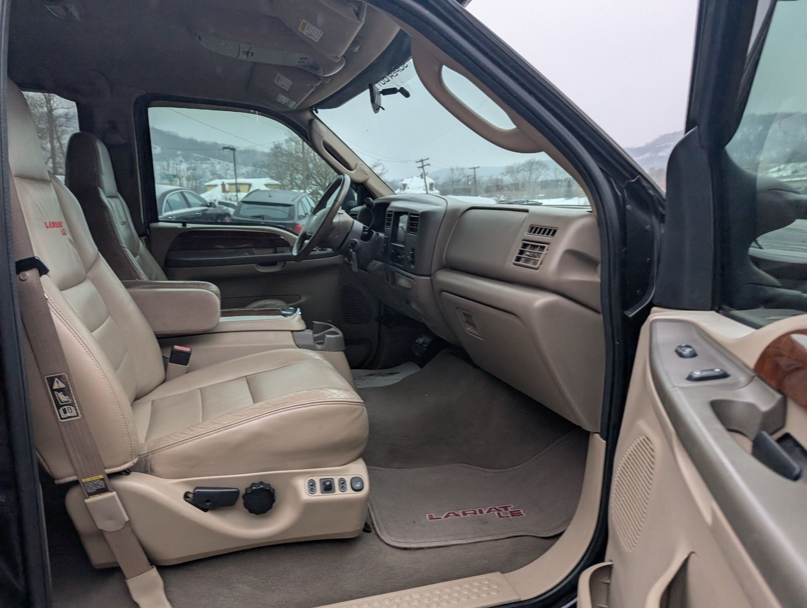 2004 Ford F-350 Super Duty 211