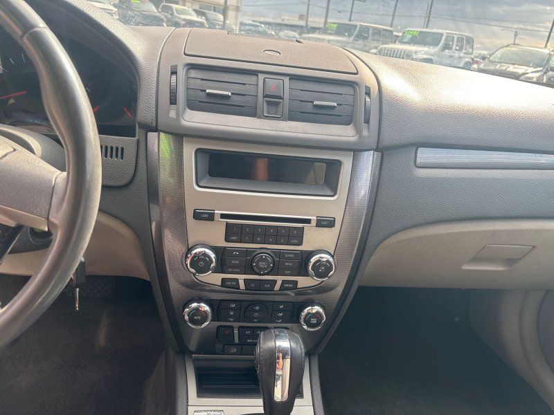 2011 Ford Fusion SEL photo 13