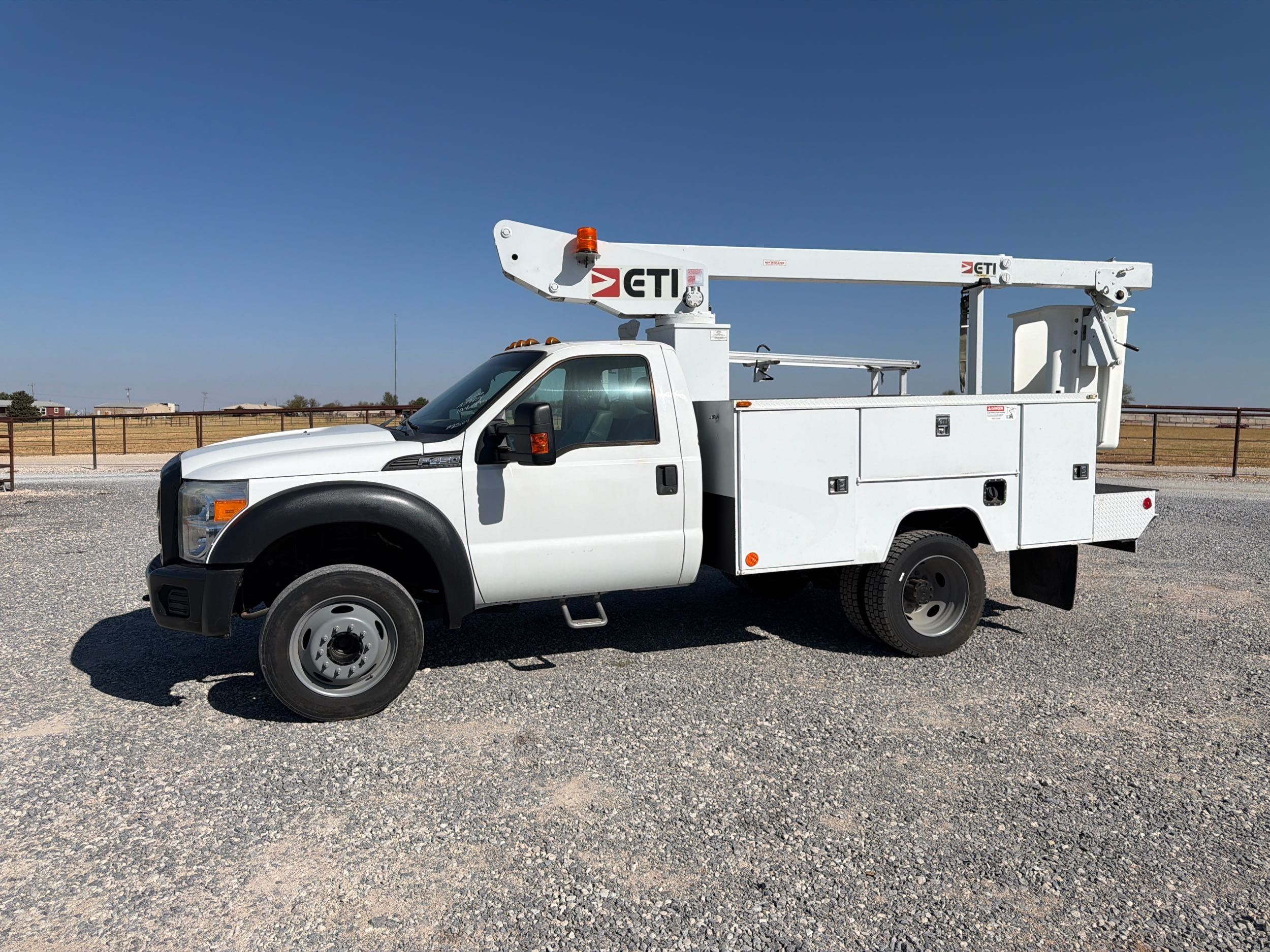 2016 Ford F-450 Super Duty Chassis Cab XL - Photo 3