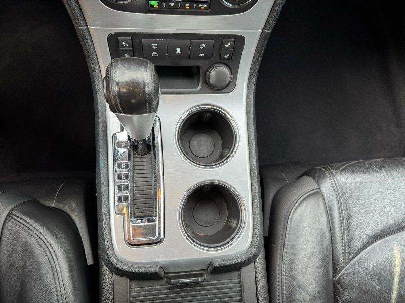 2010 Gmc Acadia photo 17
