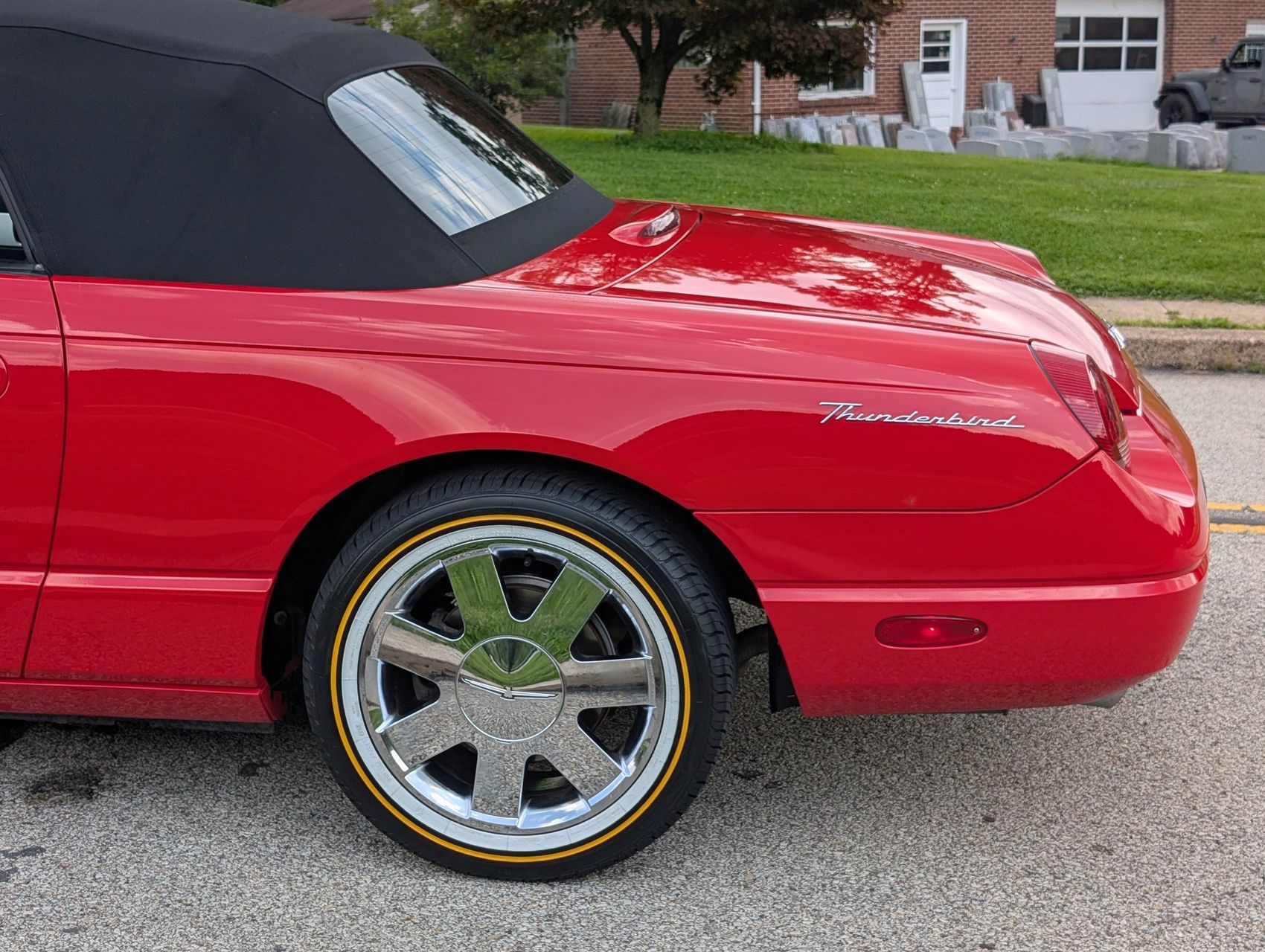 2002 Ford Thunderbird 41