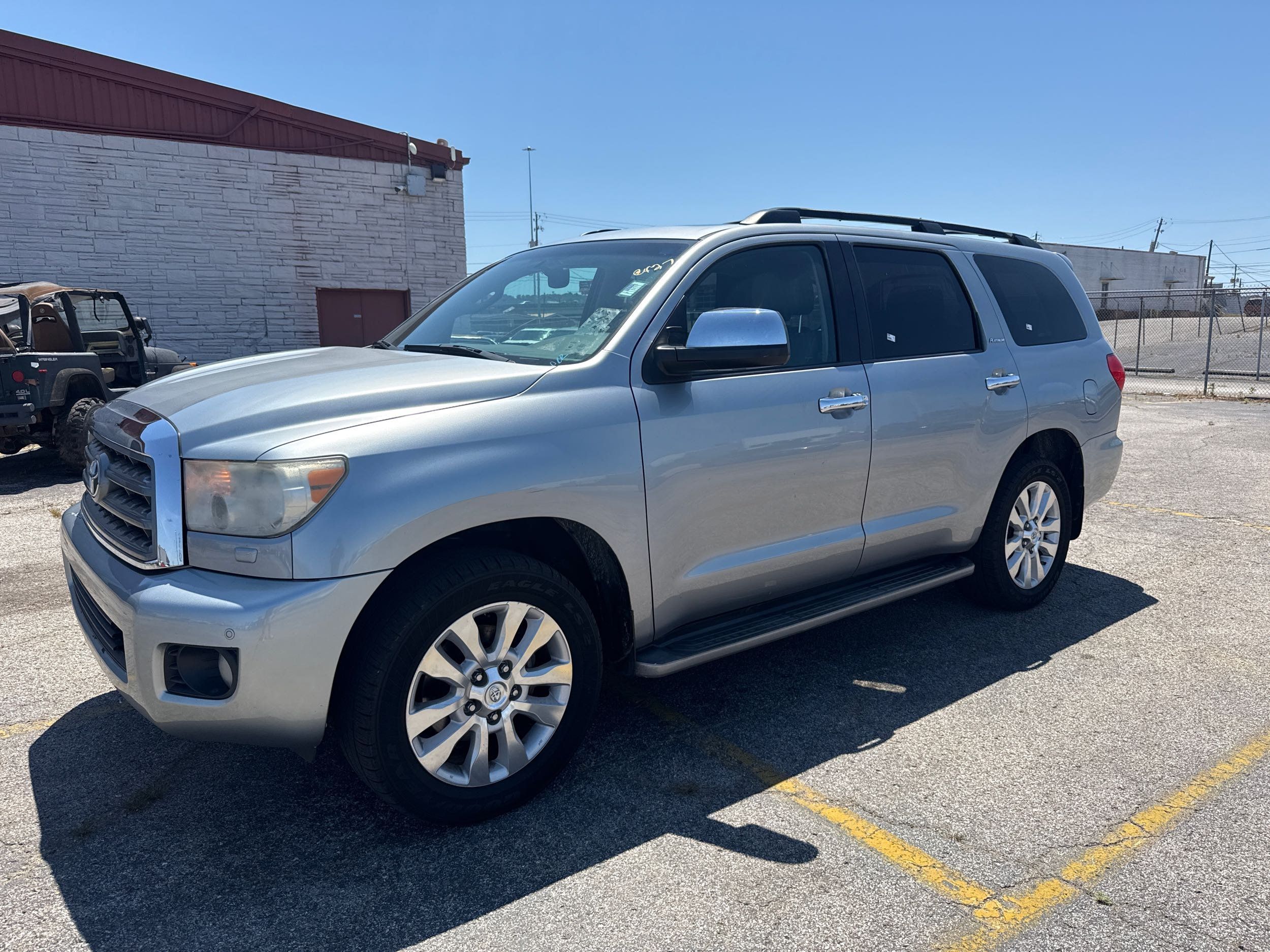 2014 Toyota Sequoia 5.7 Auto Platinum's photo